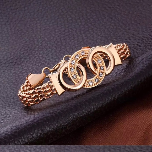 Jewelry Set Necklace, Bracelet, Earrings and Ring (Silver) 18K Gold Plated - Picture 4 of 7